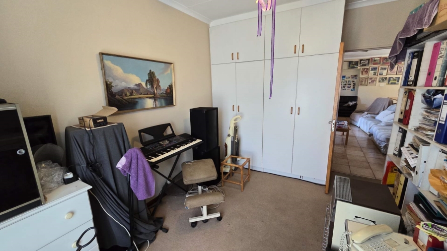 4 Bedroom Property for Sale in Wellway Park Western Cape